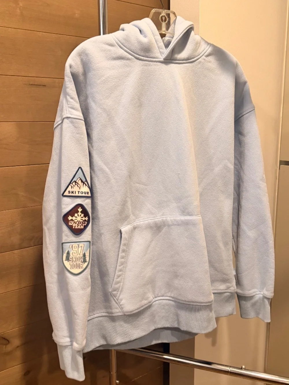 Cotton On Plush premium Ski patches graphic hoodie in blue Size Medium